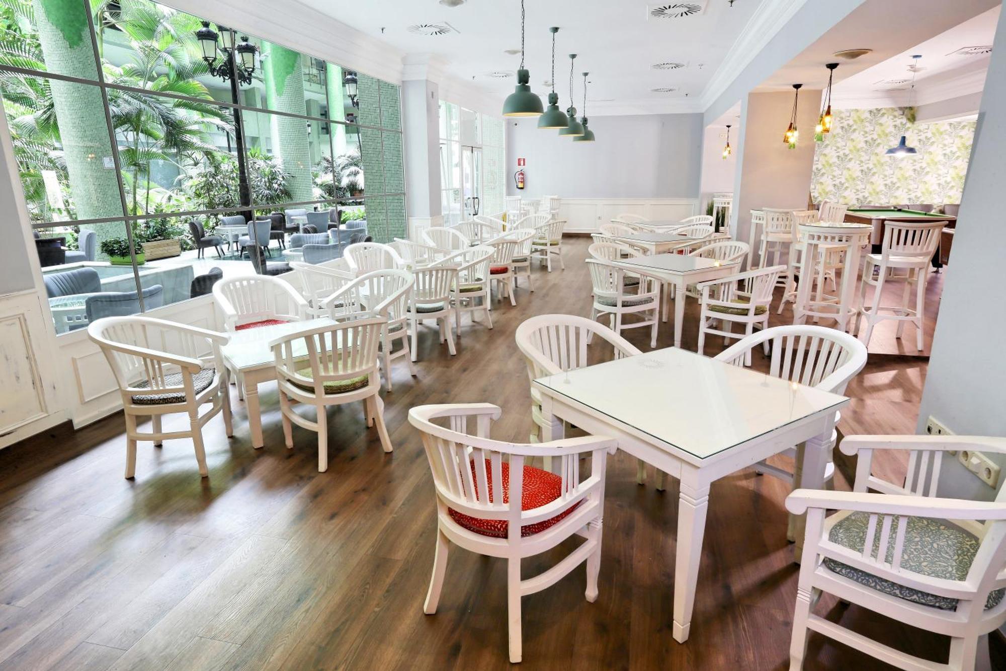 World Riwo Hotel. Hotel 4*